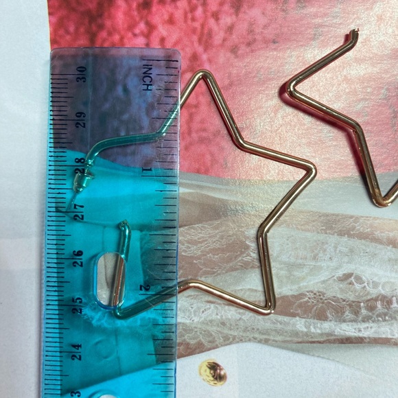 Gold Tone Big Star ⭐️ Earrings - Picture 4 of 4